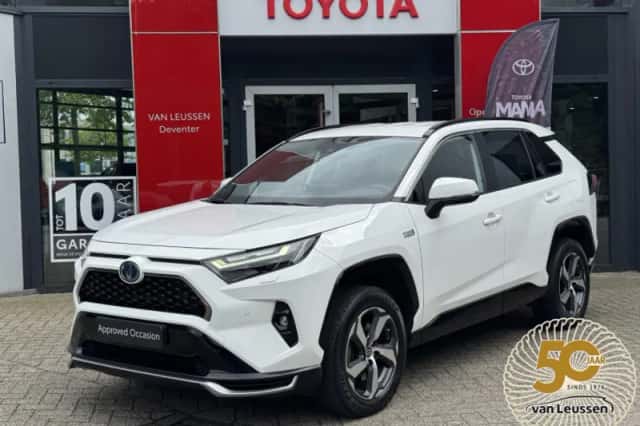 Toyota RAV4 (2022) thumbnail 1