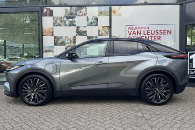 Toyota C hr (2026) thumbnail 2