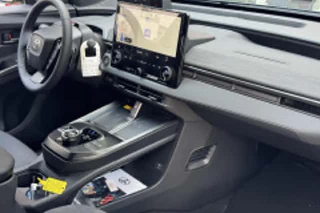 Toyota C hr (2026) thumbnail 3