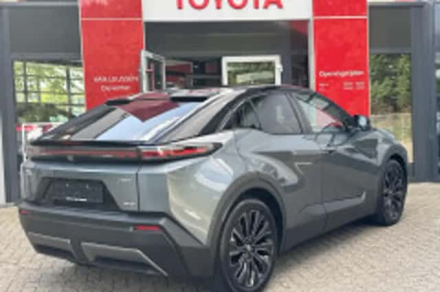 Toyota C hr (2026) thumbnail 5