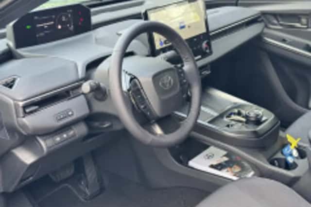 Toyota C hr (2026) thumbnail 6