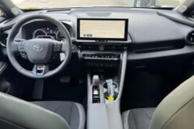 Toyota C hr (2026) thumbnail 3