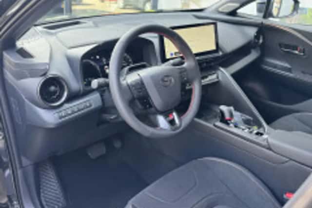 Toyota C hr (2026) thumbnail 5