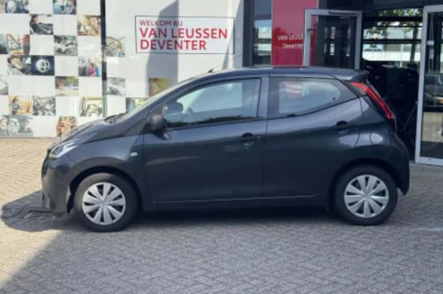 Toyota Aygo (2018) thumbnail 2