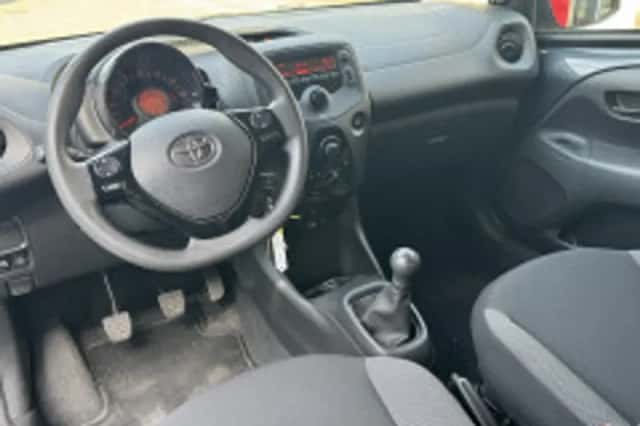 Toyota Aygo (2018) thumbnail 3