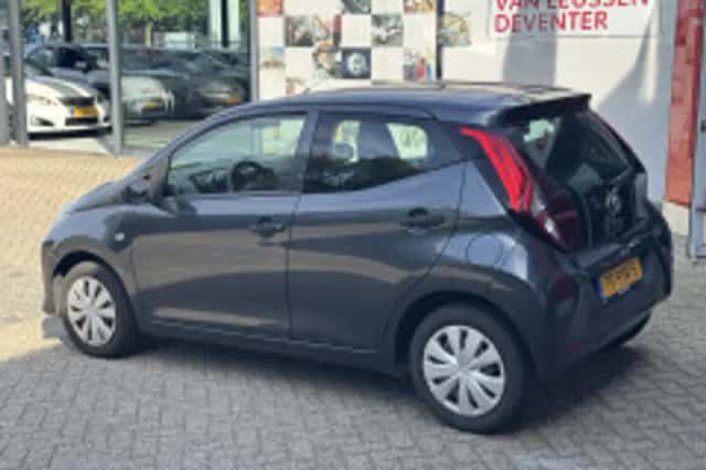 Toyota Aygo (2018) thumbnail 4