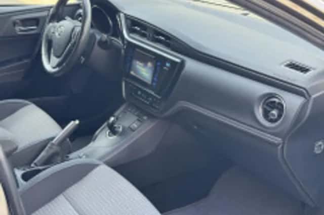 Toyota Auris (2019) thumbnail 5