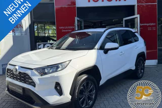 Toyota RAV4 (2023) thumbnail 1