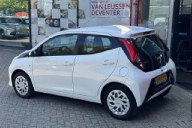 Toyota Aygo (2020) thumbnail 4