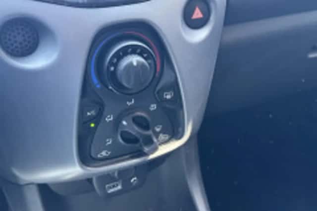 Toyota Aygo (2020) thumbnail 6