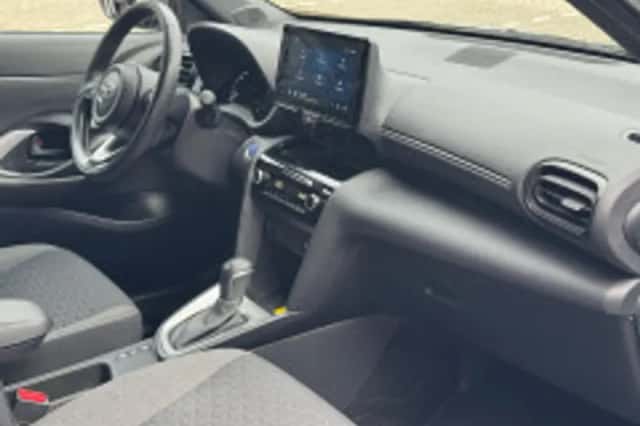 Toyota Yaris Cross (2022) thumbnail 3