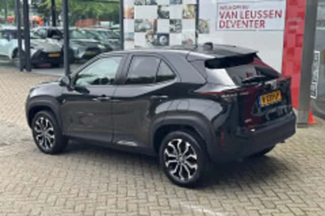 Toyota Yaris Cross (2022) thumbnail 4