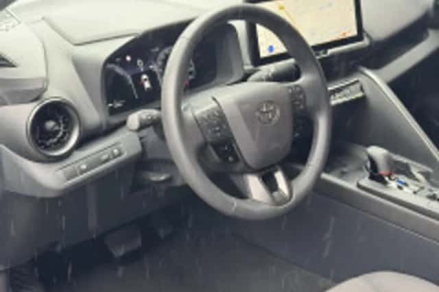 Toyota C hr (2024) thumbnail 6