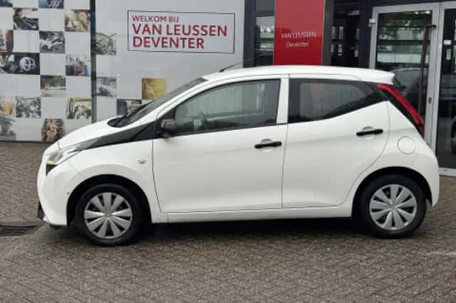 Toyota Aygo (2020) thumbnail 2