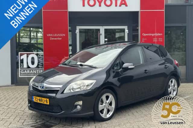 Toyota Auris (2010) thumbnail 1