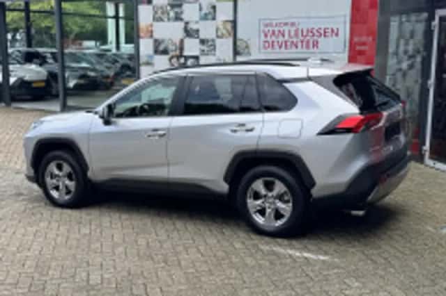 Toyota RAV4 (2024) thumbnail 4
