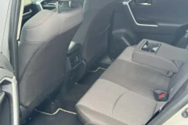 Toyota RAV4 (2024) thumbnail 5