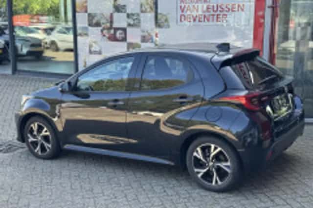 Toyota Yaris (2025) thumbnail 4