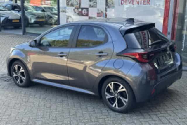 Toyota Yaris (2025) thumbnail 4