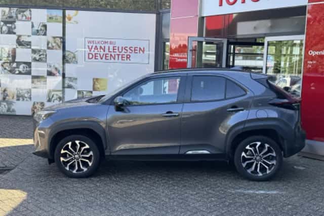 Toyota Yaris Cross (2024) thumbnail 2