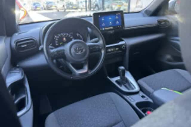 Toyota Yaris Cross (2024) thumbnail 3
