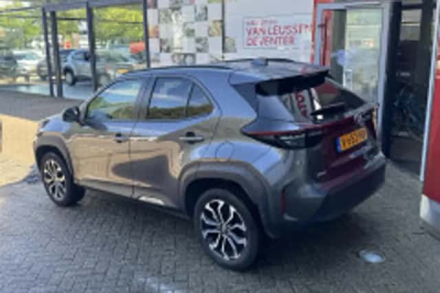 Toyota Yaris Cross (2024) thumbnail 4