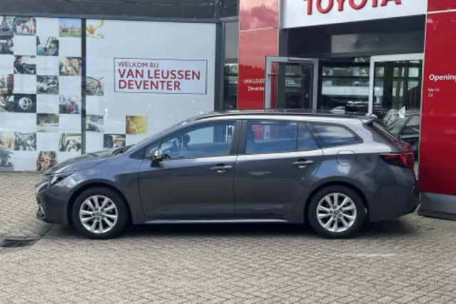 Toyota Corolla (2023) thumbnail 2
