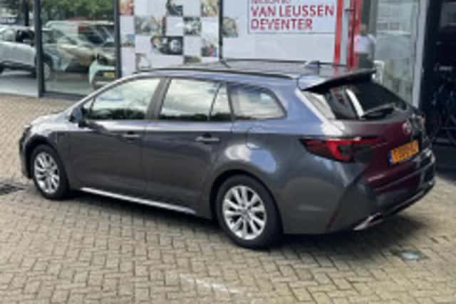 Toyota Corolla (2023) thumbnail 3