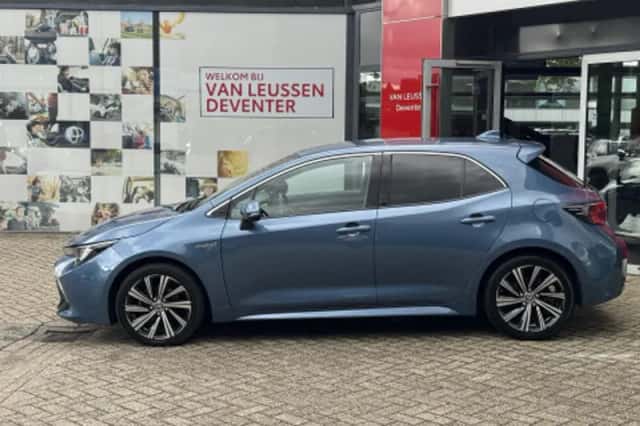 Toyota Corolla (2021) thumbnail 2