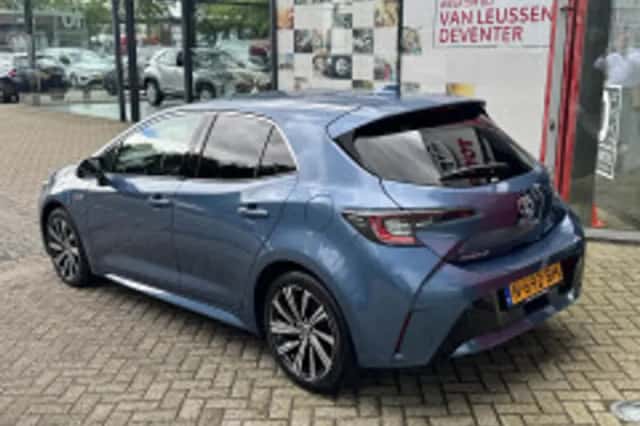 Toyota Corolla (2021) thumbnail 4