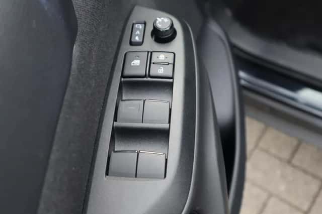 Toyota Yaris Cross (2024) thumbnail 19