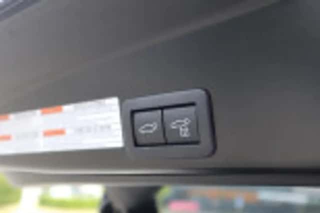 Toyota Yaris Cross (2024) thumbnail 43