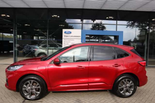 Ford Kuga (2024) thumbnail 2
