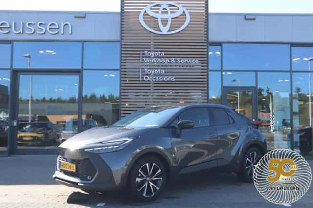 Toyota C-HR (2025) thumbnail 1