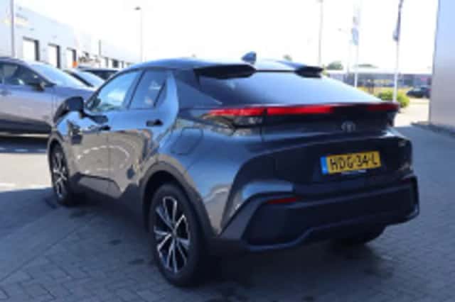 Toyota C-HR (2025) thumbnail 3