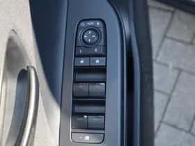 Toyota C hr (2025) thumbnail 24