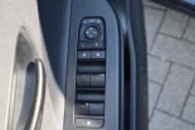 Toyota C hr (2025) thumbnail 54