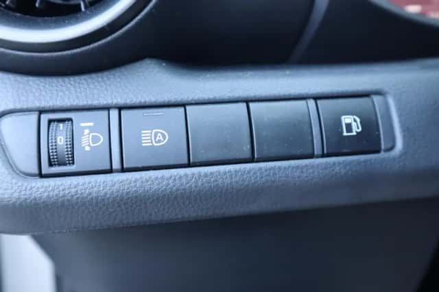 Toyota C hr (2024) thumbnail 28
