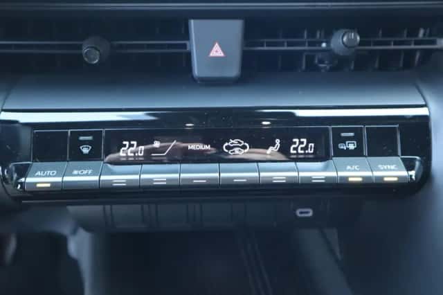 Toyota C hr (2024) thumbnail 34