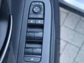 Toyota C hr (2024) thumbnail 56