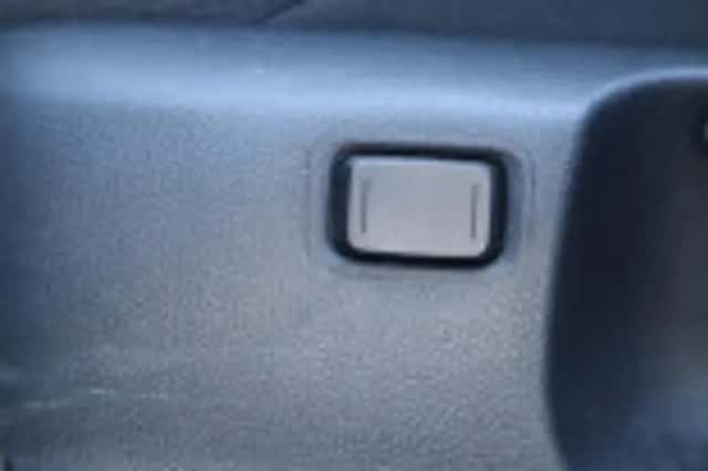 Toyota C hr (2024) thumbnail 57