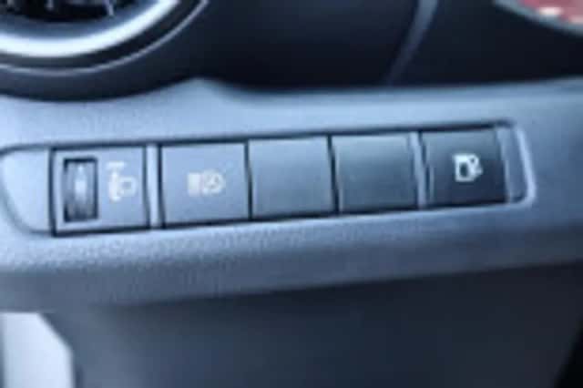Toyota C hr (2024) thumbnail 61