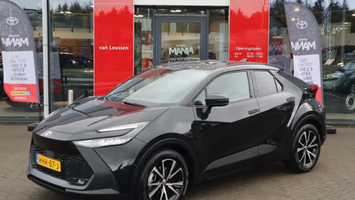 Toyota C hr (2025) — foto 1