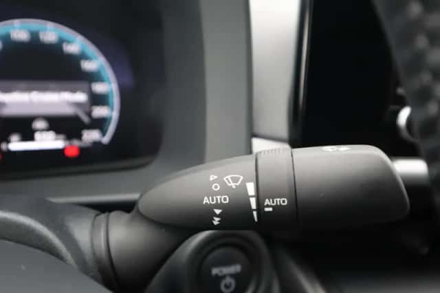 Toyota C hr (2025) thumbnail 32