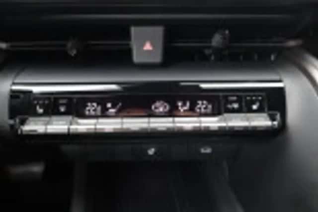 Toyota C hr (2025) thumbnail 76