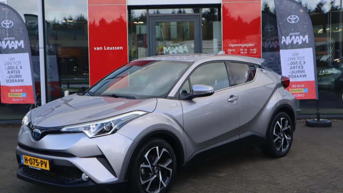 Toyota C hr (2020) — foto 1