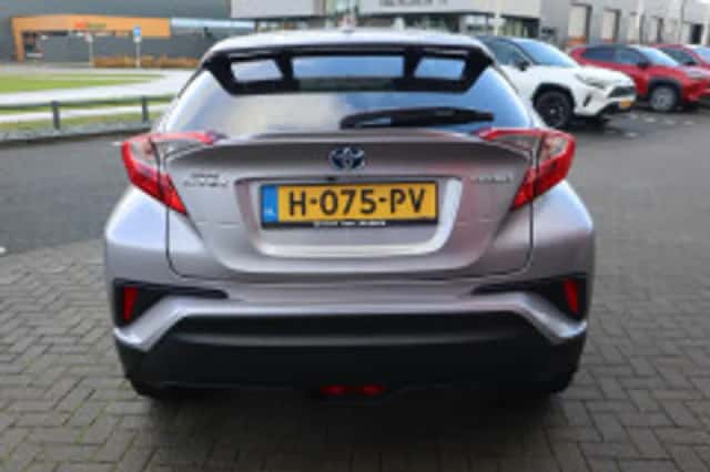 Toyota C hr (2020) thumbnail 4