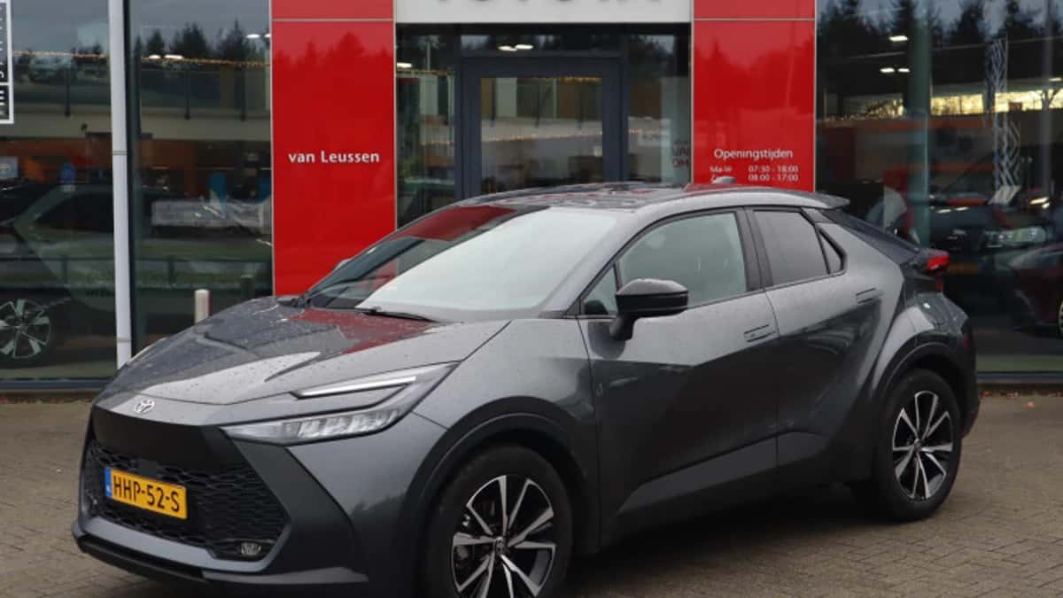Toyota C hr (2025) — foto 1