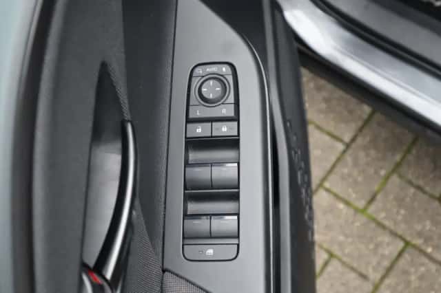 Toyota C hr (2025) thumbnail 26