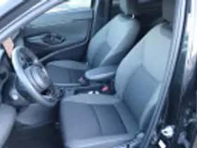 Toyota Yaris Cross (2024) thumbnail 53